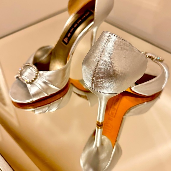 Manolo Blanik inspiration, sex and the city style - Picture 1 of 4